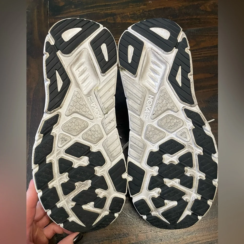 Hoka Arahi 7 Sneakers - Picture 9 of 10